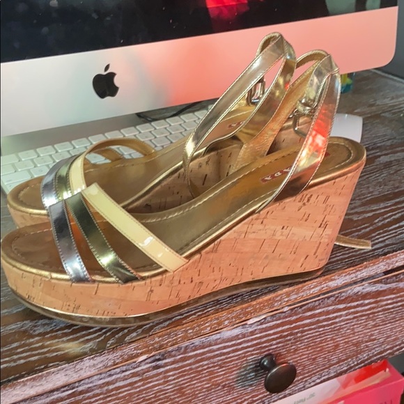 Used Prada LAME Multicolor Platino sandals - Picture 2 of 8